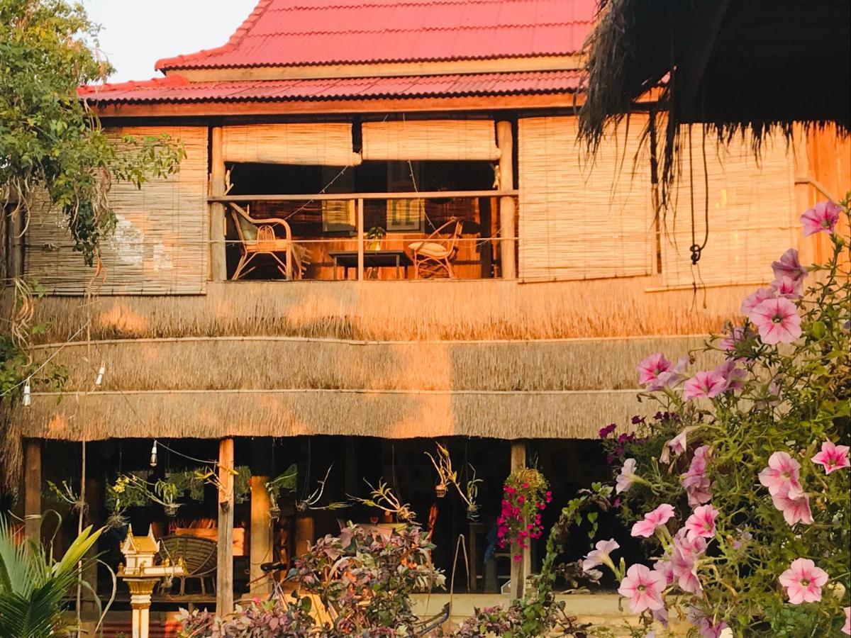 Retro Kampot Guesthouse Exteriör bild